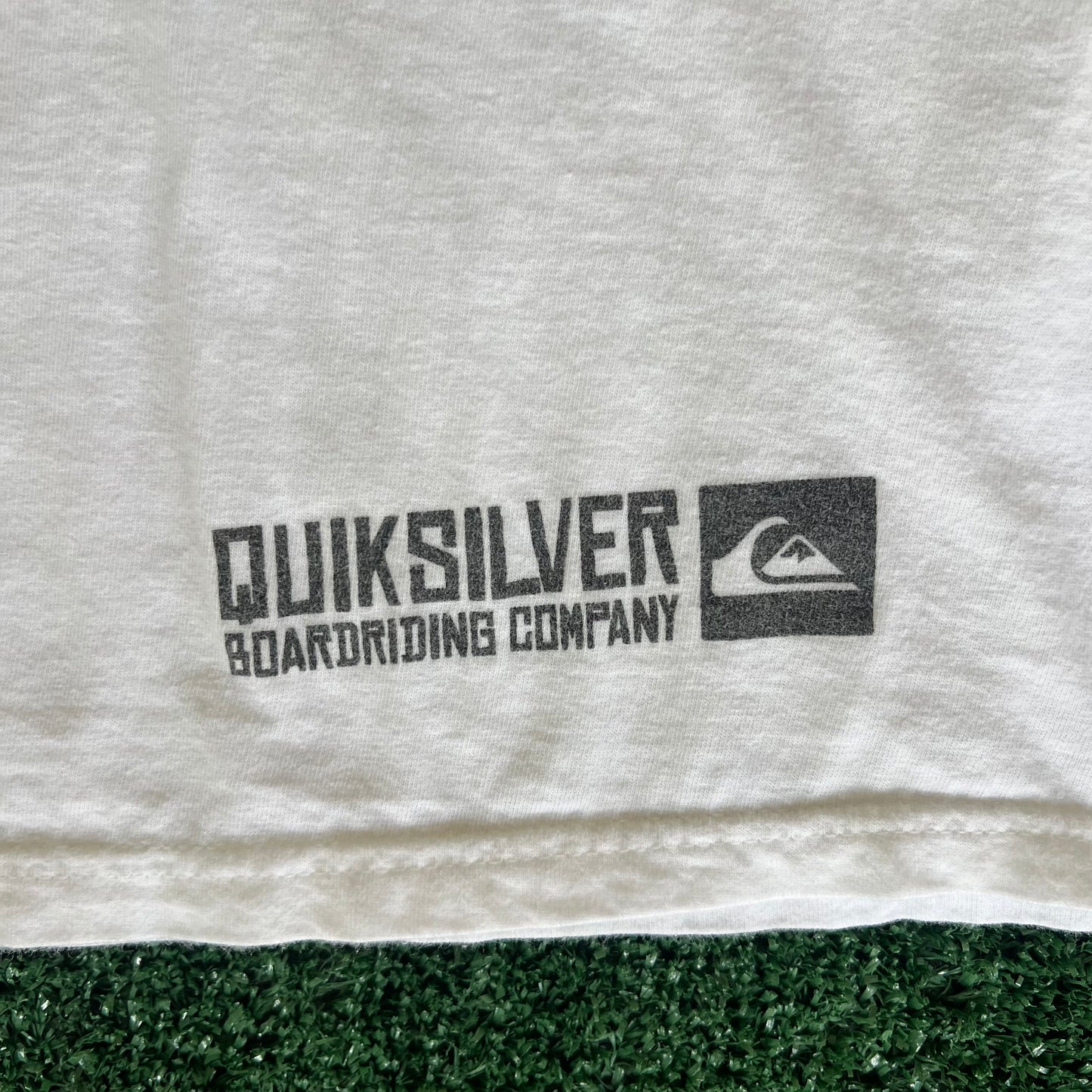 Y2K Quicksilver Surf Skate Green Camouflage White T-Shirt - XL