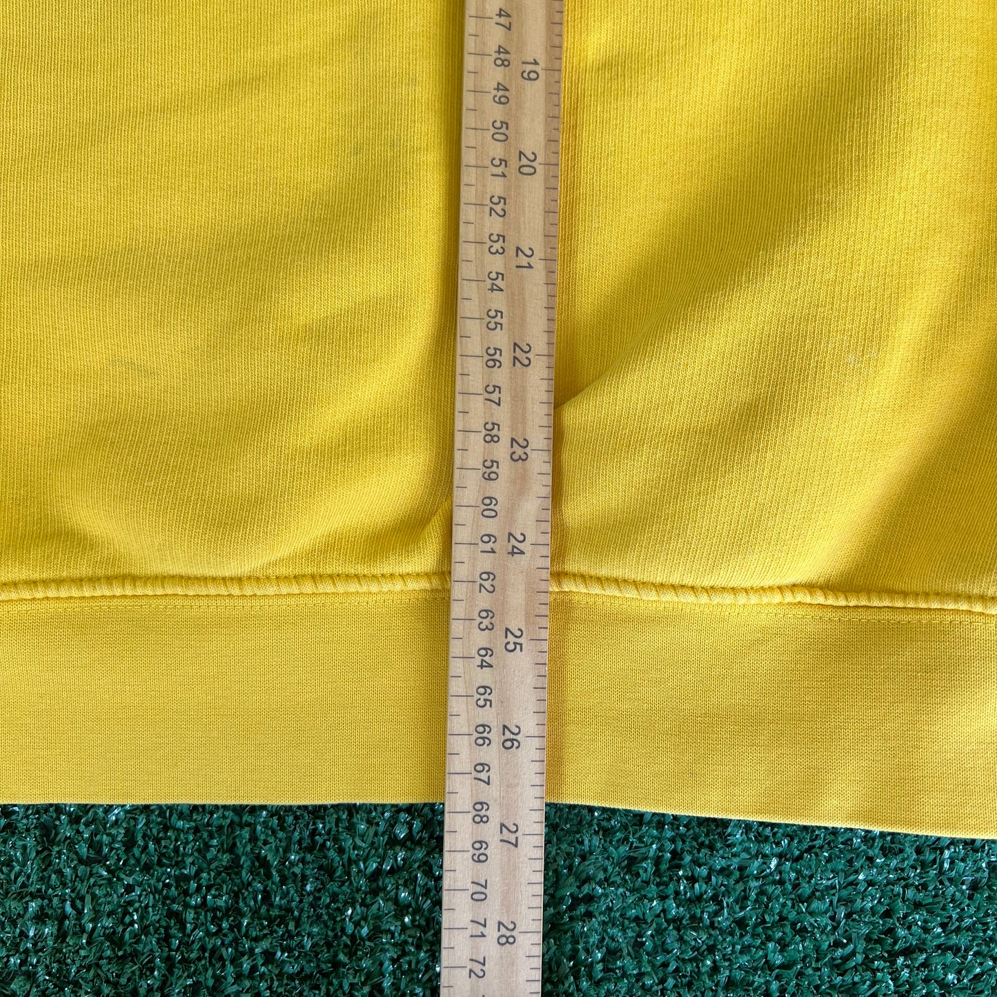 Y2K Nike Yellow Mini Swoosh Distressed Sweatshirt - XL