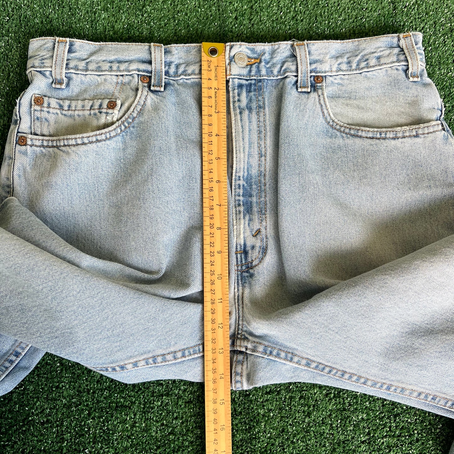 90s Levi's 505 Light Wash Straight Leg Blue Jeans - 35x33.75"