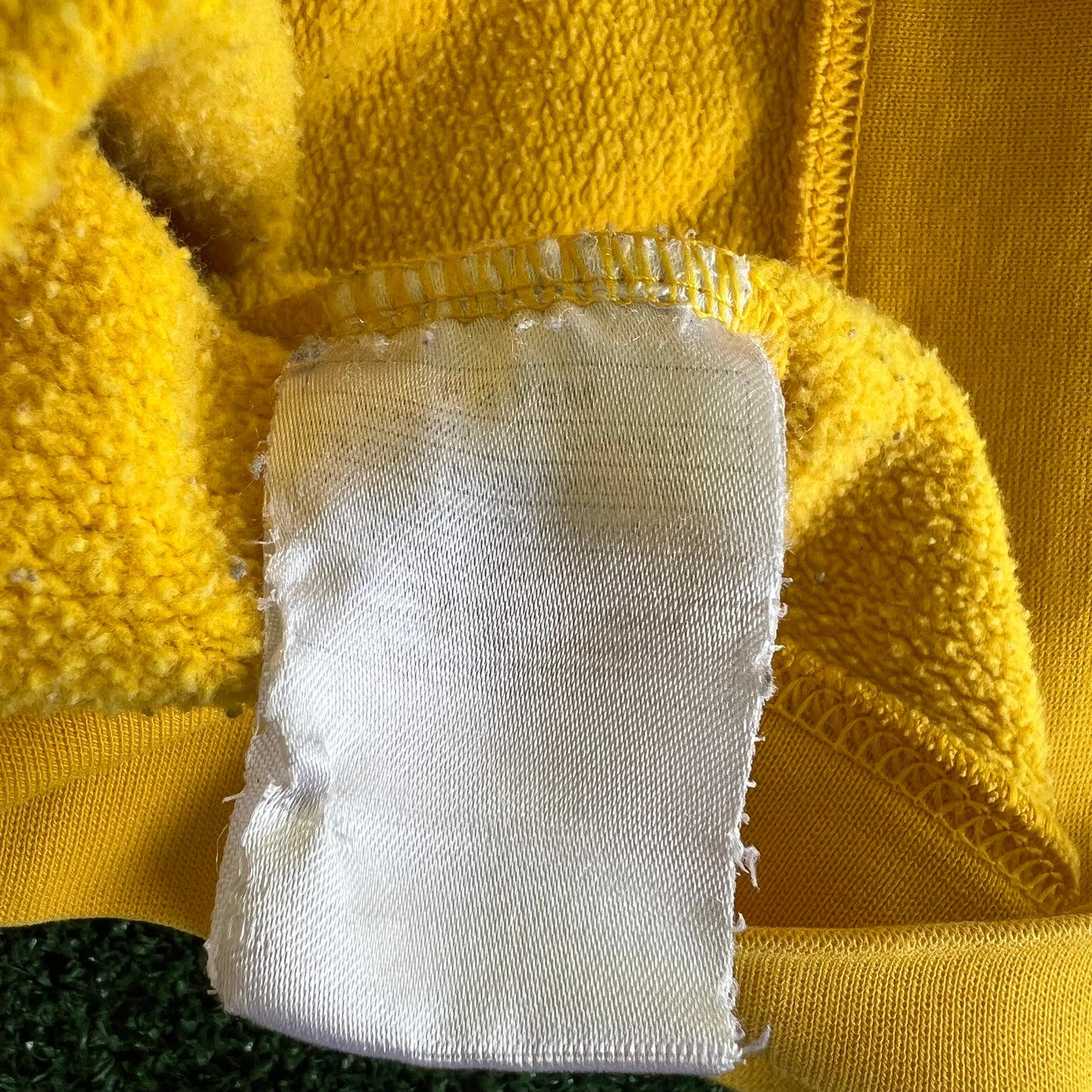 Y2K Nike Yellow Mini Swoosh Distressed Sweatshirt - XL