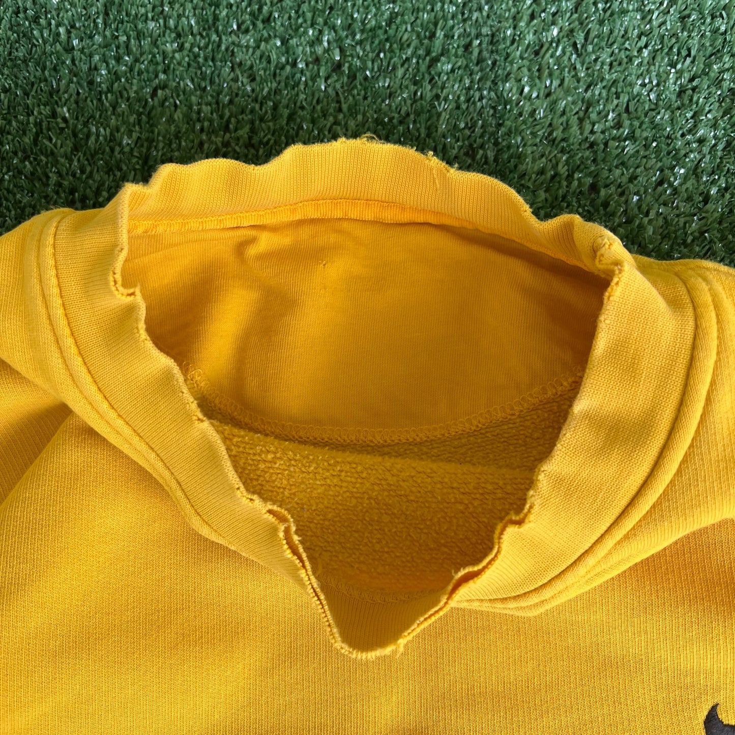 Y2K Nike Yellow Mini Swoosh Distressed Sweatshirt - XL