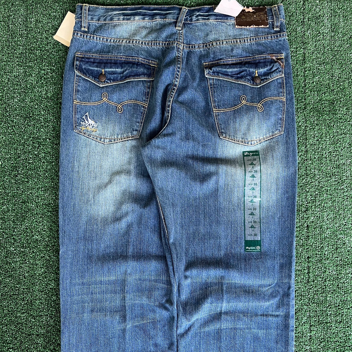 NWT Y2K LRG Baggy Flap Pocket Blue Jeans - 39x33.25" 19" Openings