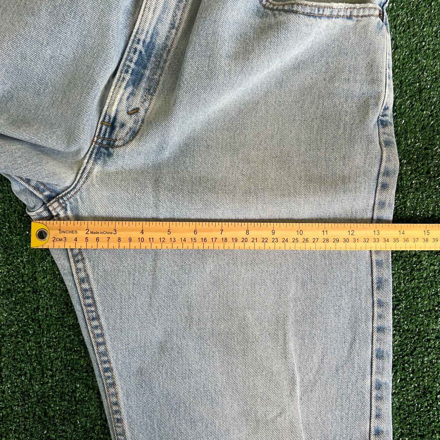 90s Levi's 505 Light Wash Straight Leg Blue Jeans - 35x33.75"