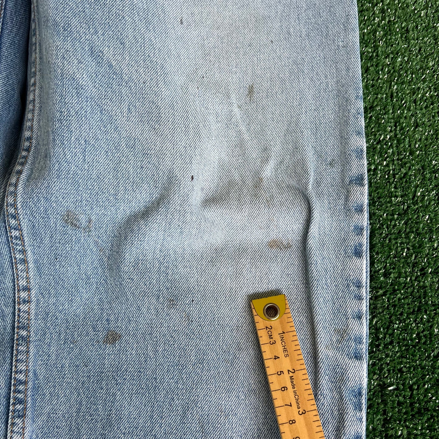 90s Levi's 560 Baggy Tapered Distressed Light Wash Blue Jeans - 34x33.5"