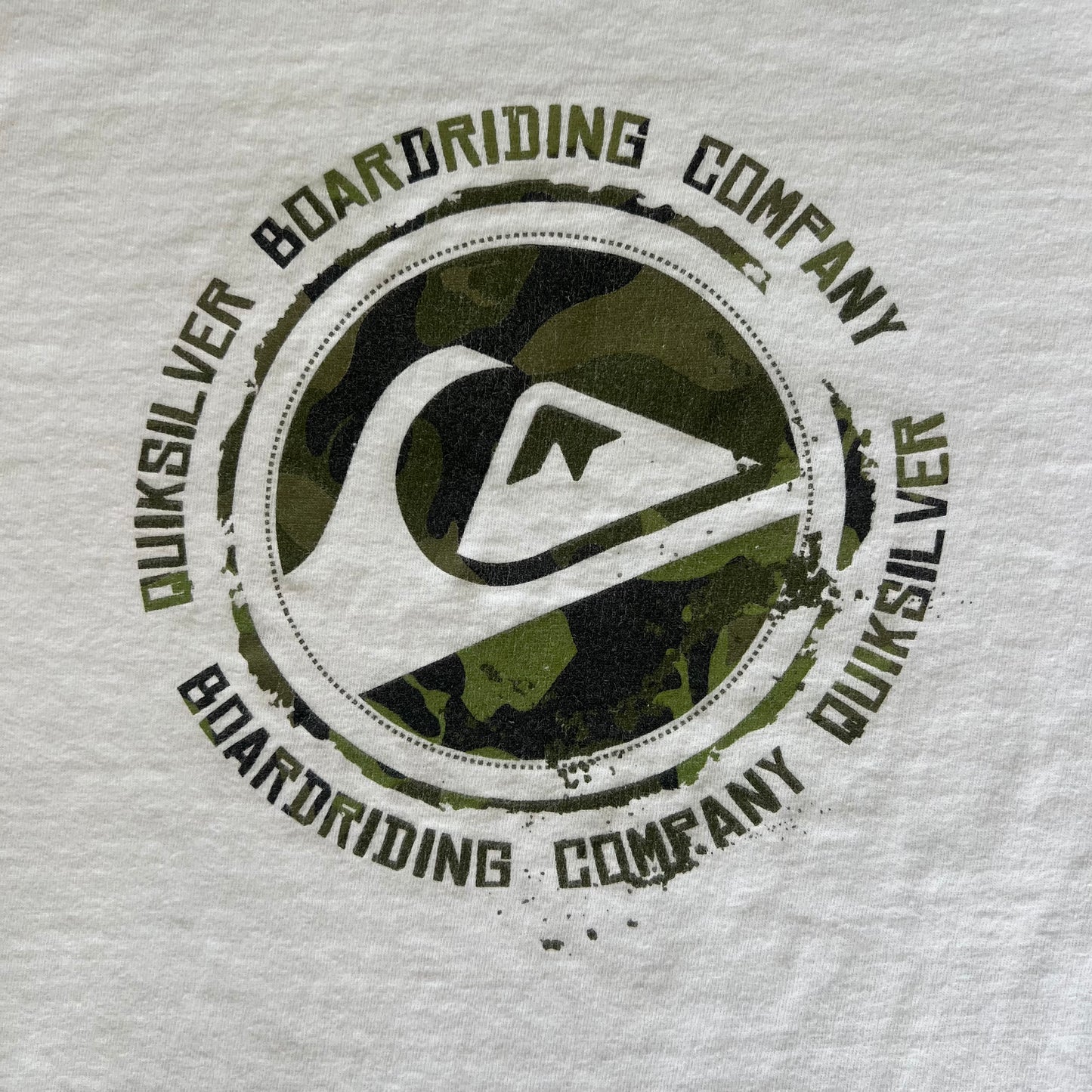 Y2K Quicksilver Surf Skate Green Camouflage White T-Shirt - XL