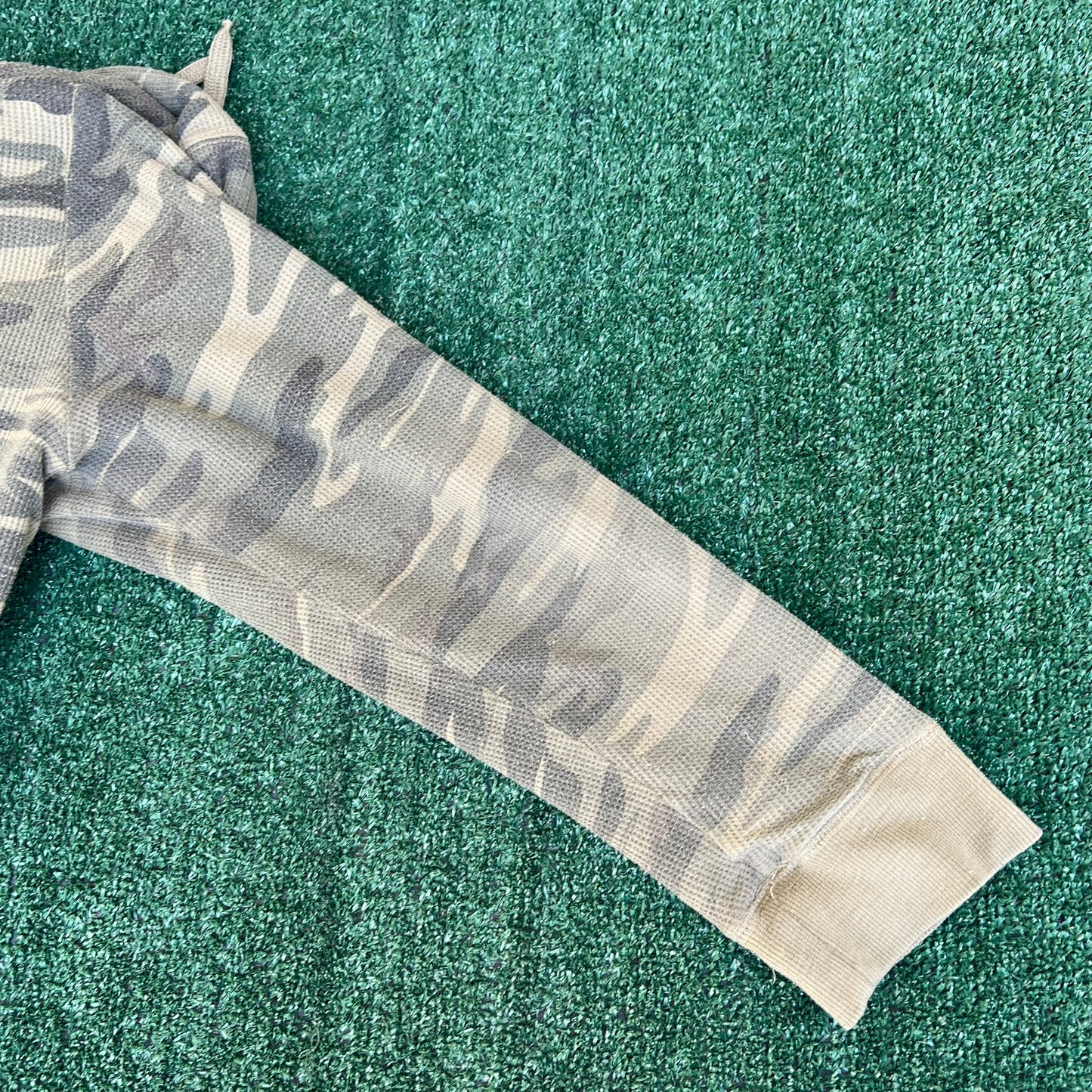 VTG Y2K Men's Woodland Camouflage Tribal Sherpa Zip Up Distressed Hoodie - Small