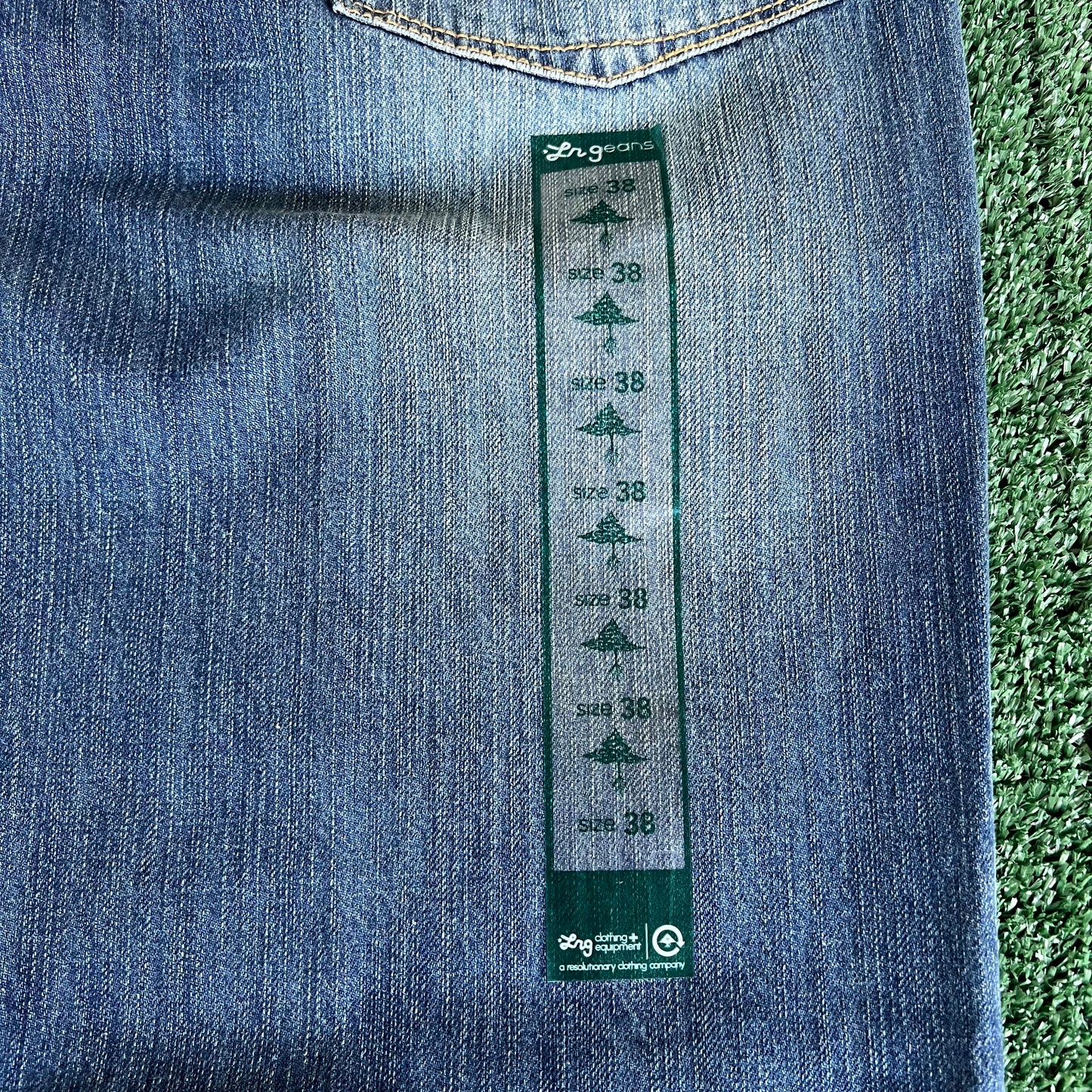 NWT Y2K LRG Baggy Flap Pocket Blue Jeans - 39x33.25" 19" Openings