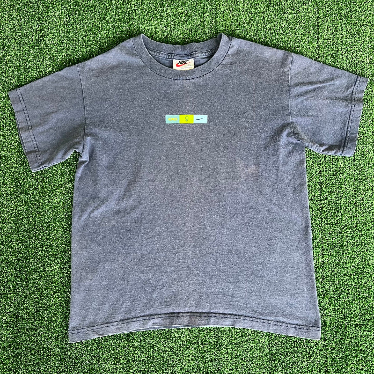 Women's 90s Nike White Tag Infinity Sex Symbol Swoosh Blue T-Shirt - Medium 18.25x22.25"