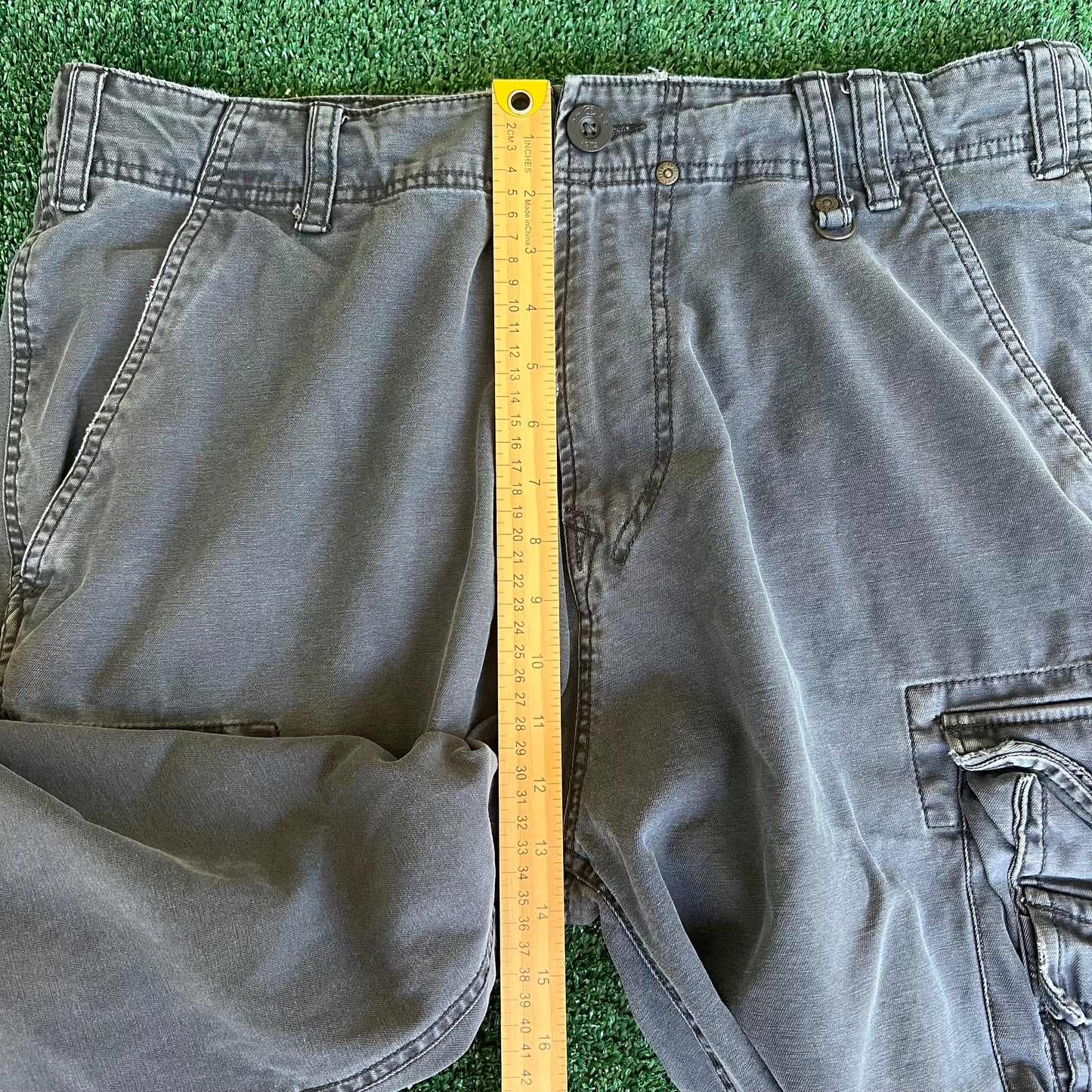 Y2K Ecko Unltd. Skate Baggy Gray Canvas Cargo Shorts - 36x14.5"