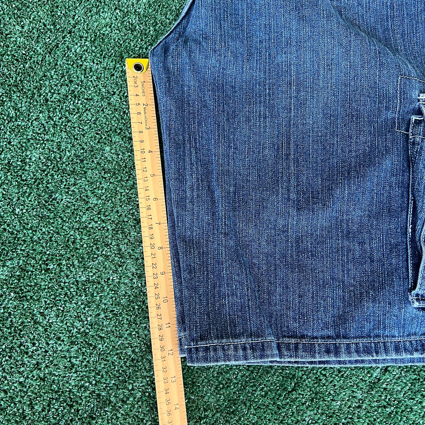 Y2K Bugle Boy Cargo Baggy Medium Wash Blue Jean Shorts - 39x12.5"