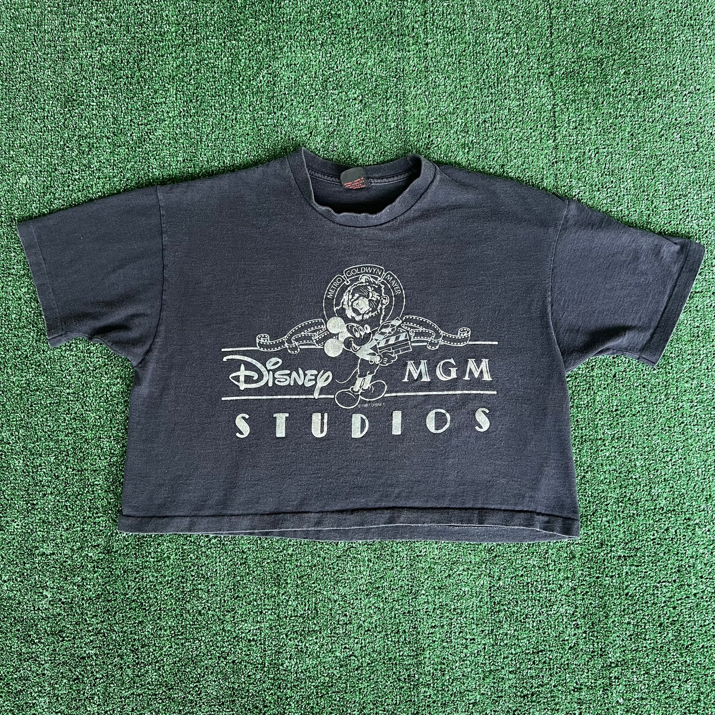 Women's 80s Disney MGM Studios Black Silver Glitter Cropped T-Shirt - XL 23x20"