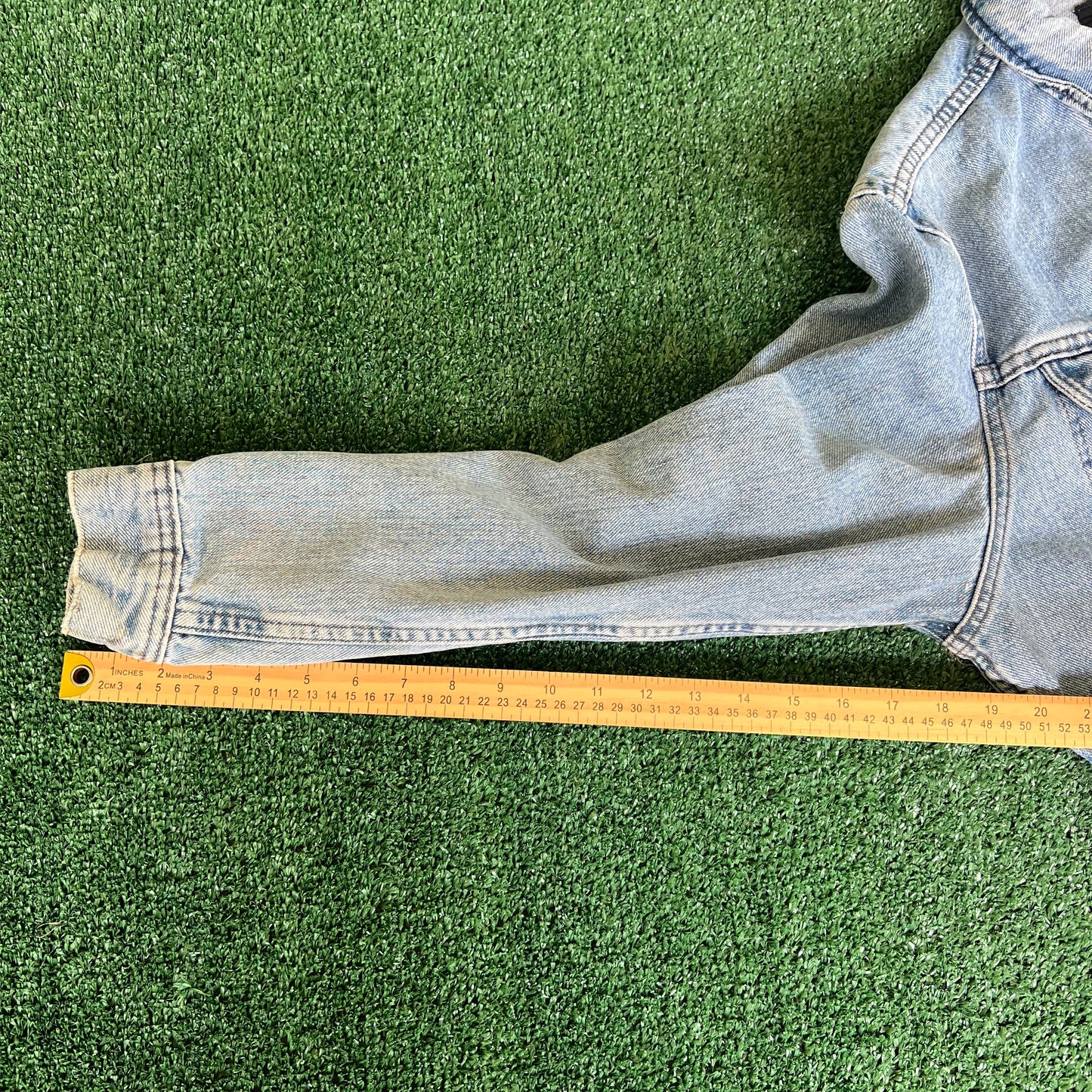 90s Lee Riveted Light Wash Blue Jean Jacket - Medium