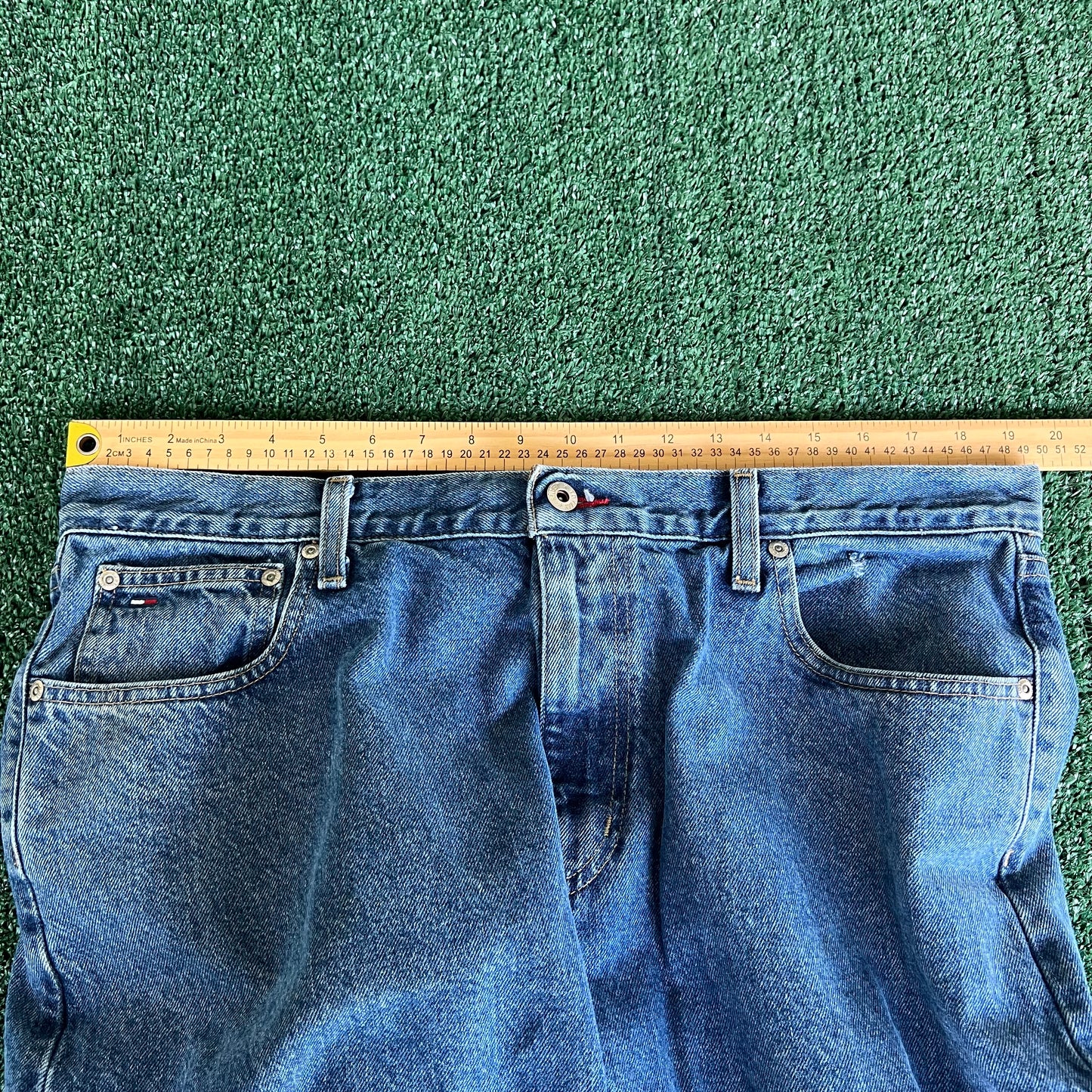 Y2K Tommy Hilfiger Baggy Straight Medium Wash Blue Jeans - 39x30.5" 19" Openings