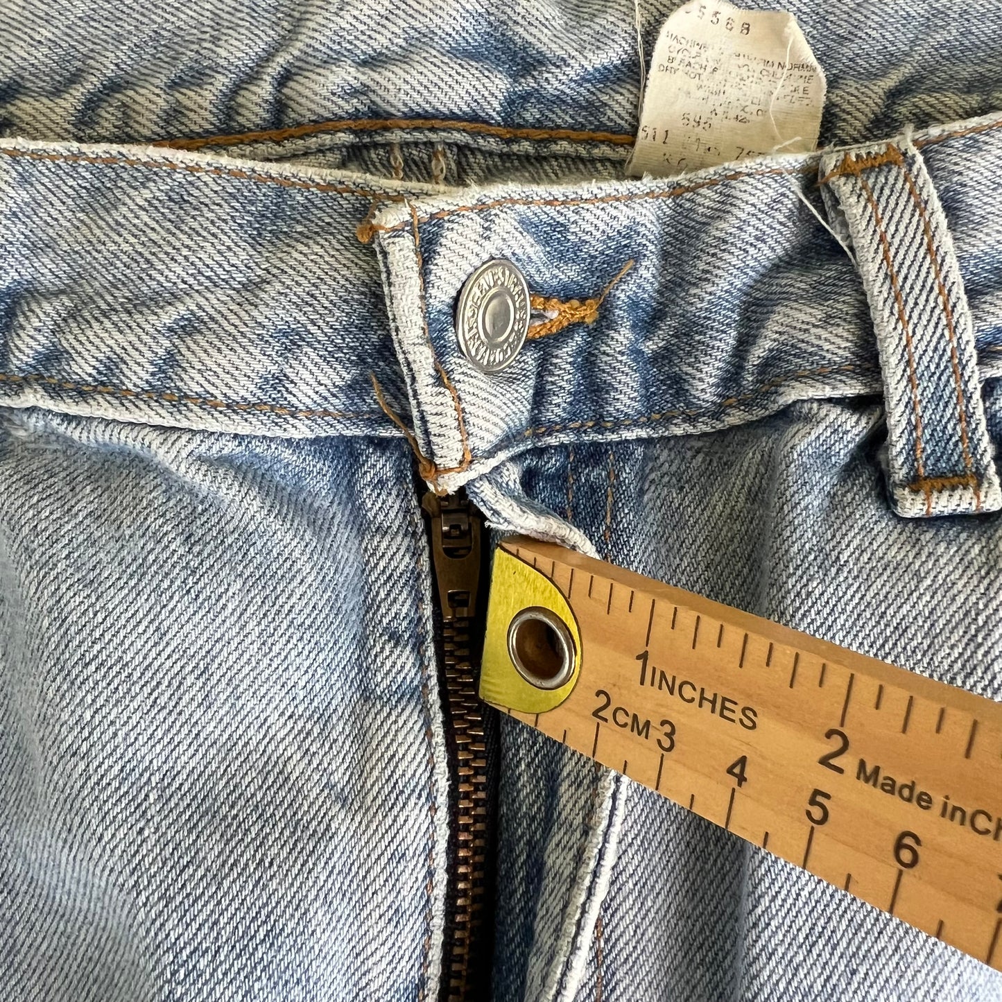 90s Levi's 505 Light Wash Straight Leg Blue Jeans - 35x33.75"