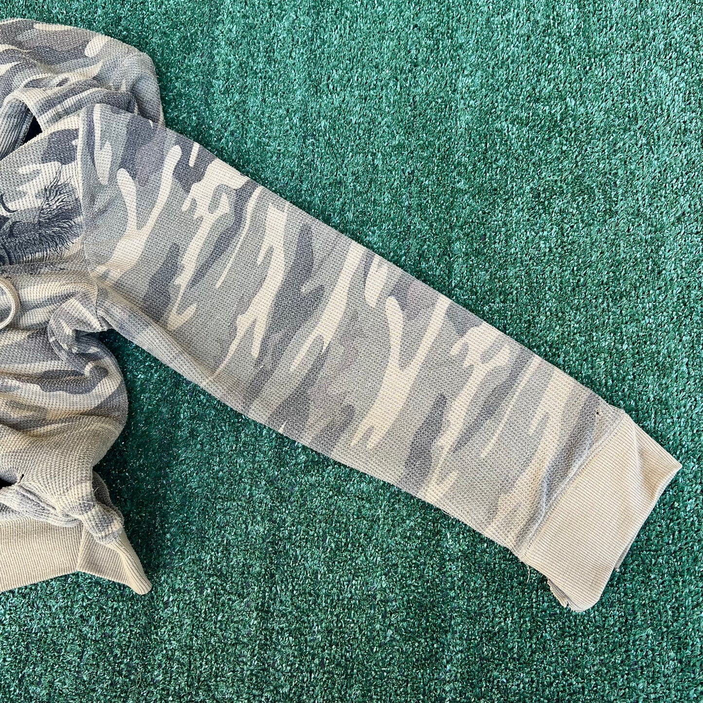VTG Y2K Men's Woodland Camouflage Tribal Sherpa Zip Up Distressed Hoodie - Small