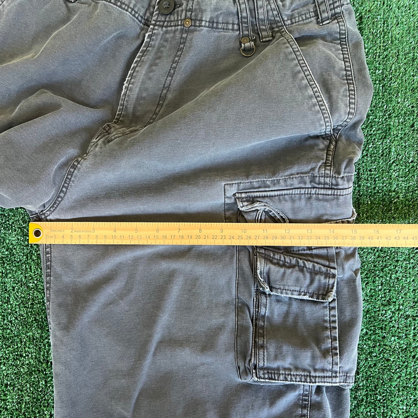 Y2K Ecko Unltd. Skate Baggy Gray Canvas Cargo Shorts - 36x14.5"
