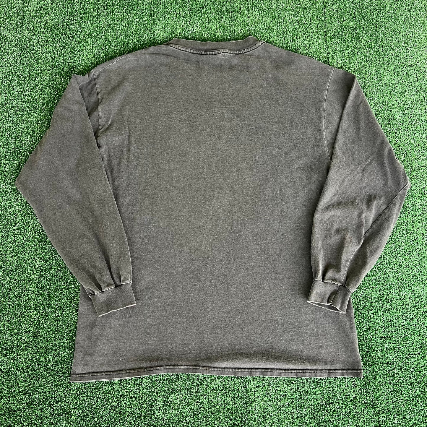 Y2K MTV Jams Hip Hop Crown Faded Black Smokey Gray Long Sleeve T-Shirt - Large