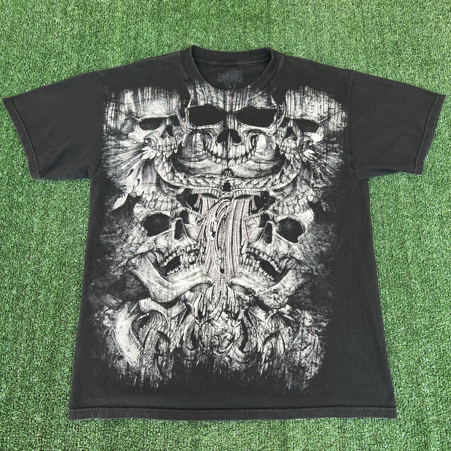 VTG Y2K Men's MMA Elite Skull Big Print Tribal Black T-Shirt Large Jesse Pinkman