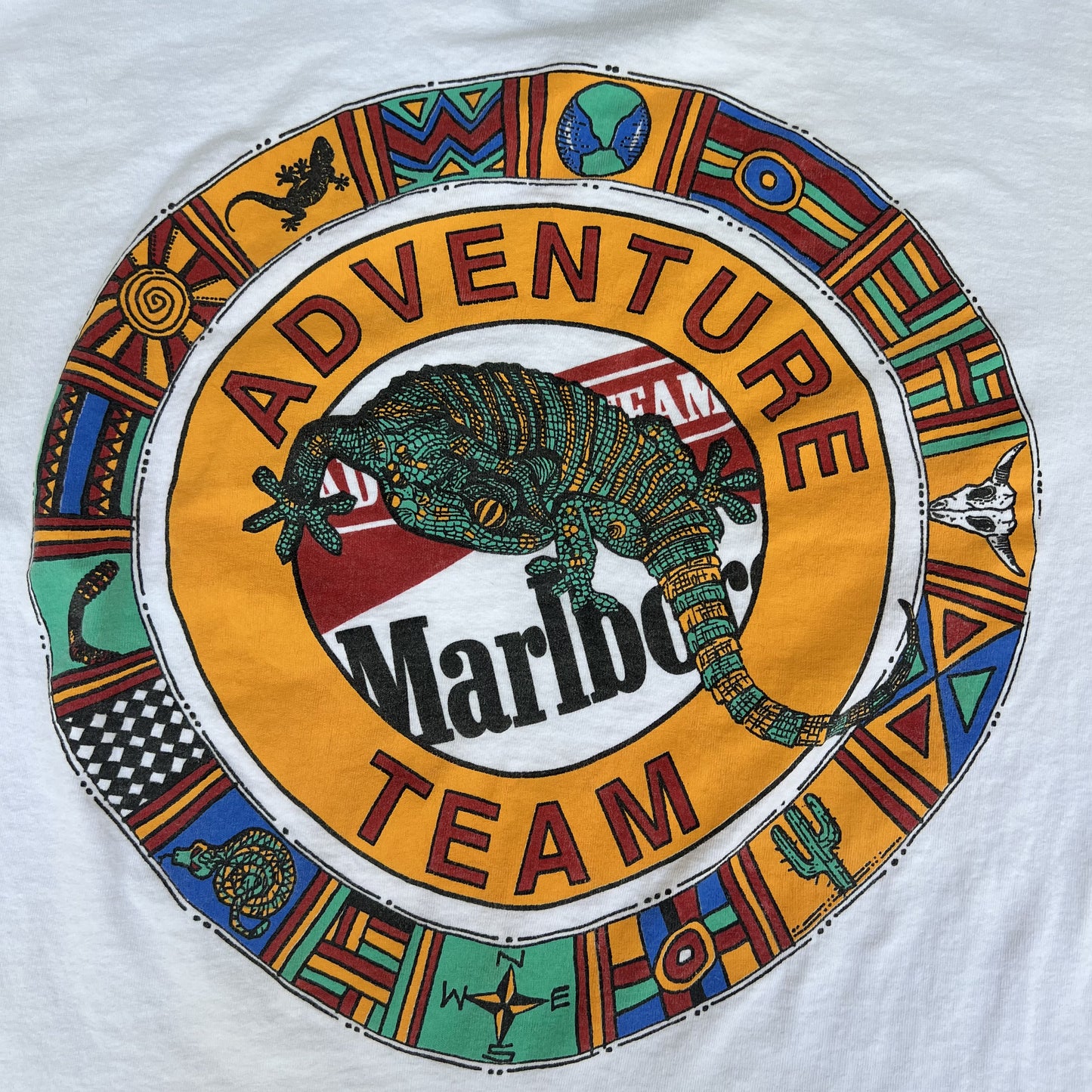 VTG Marlboro Adventure Team T-Shirt Mens XL White Aztec Lizard Pocket 90s