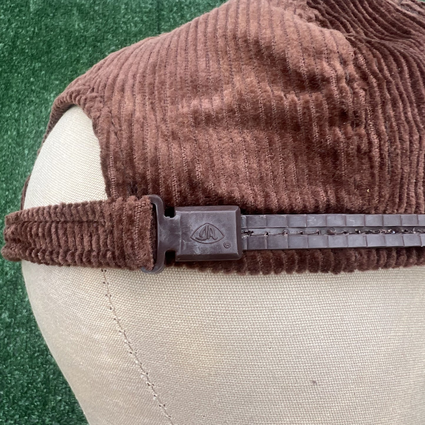 VTG NWT Sports Specialties Cleveland Browns NFL Corduroy Zipback Hat Script 90s