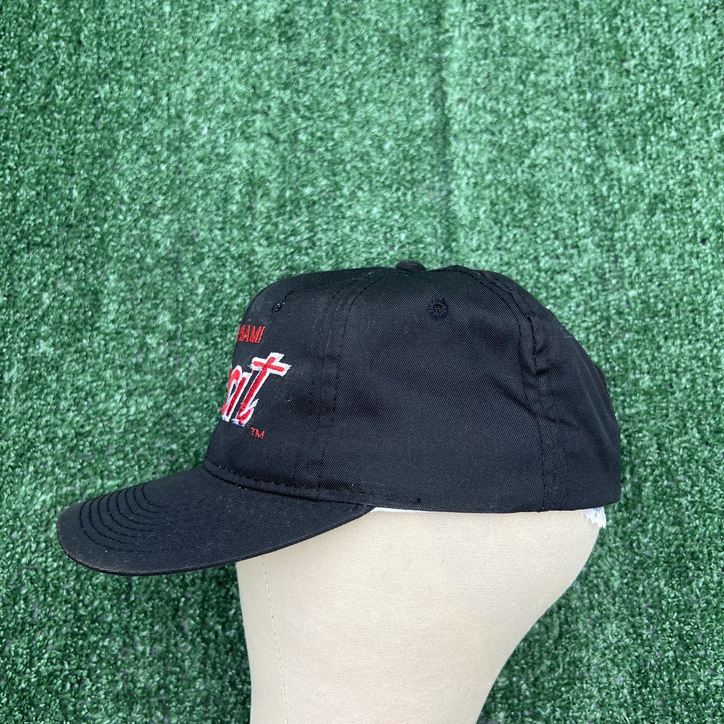 VTG 90s NBA Miami Heat Sports Specialties Red Script Black Twill Snapback Hat
