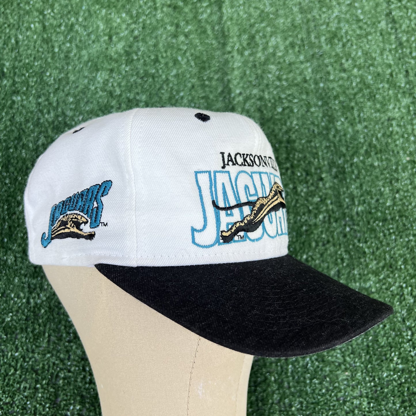 VTG #1 Apparel Hat Adult White Jacksonville Jaguars NFL Banned Logo Snapback 90s