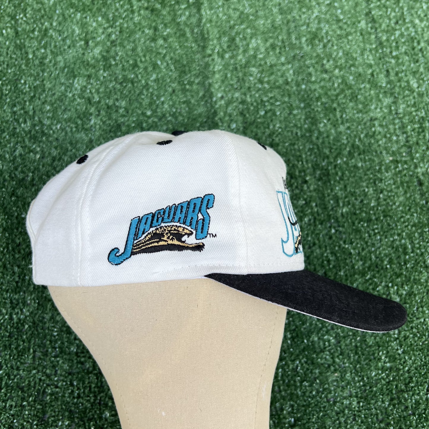 VTG #1 Apparel Hat Adult White Jacksonville Jaguars NFL Banned Logo Snapback 90s