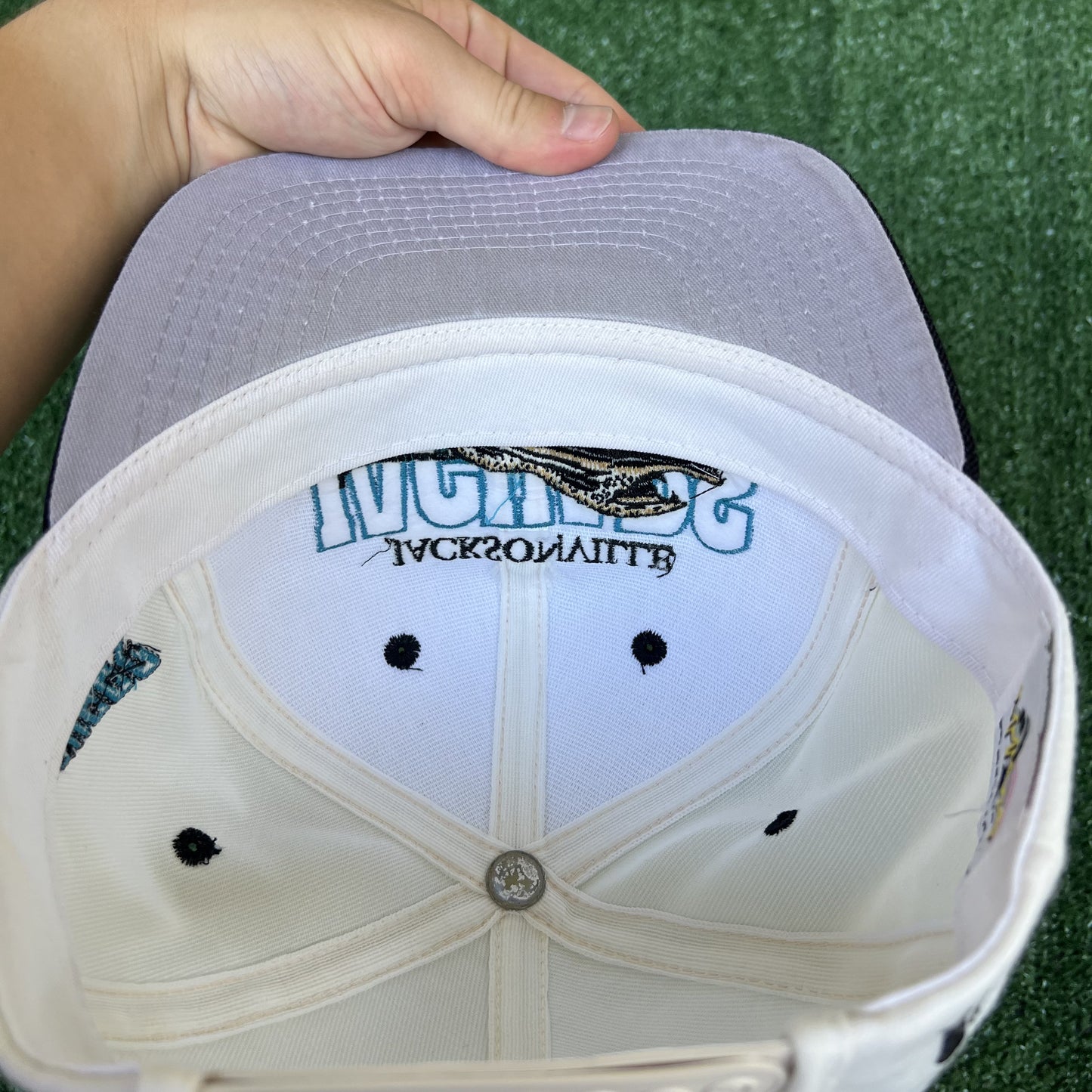VTG #1 Apparel Hat Adult White Jacksonville Jaguars NFL Banned Logo Snapback 90s
