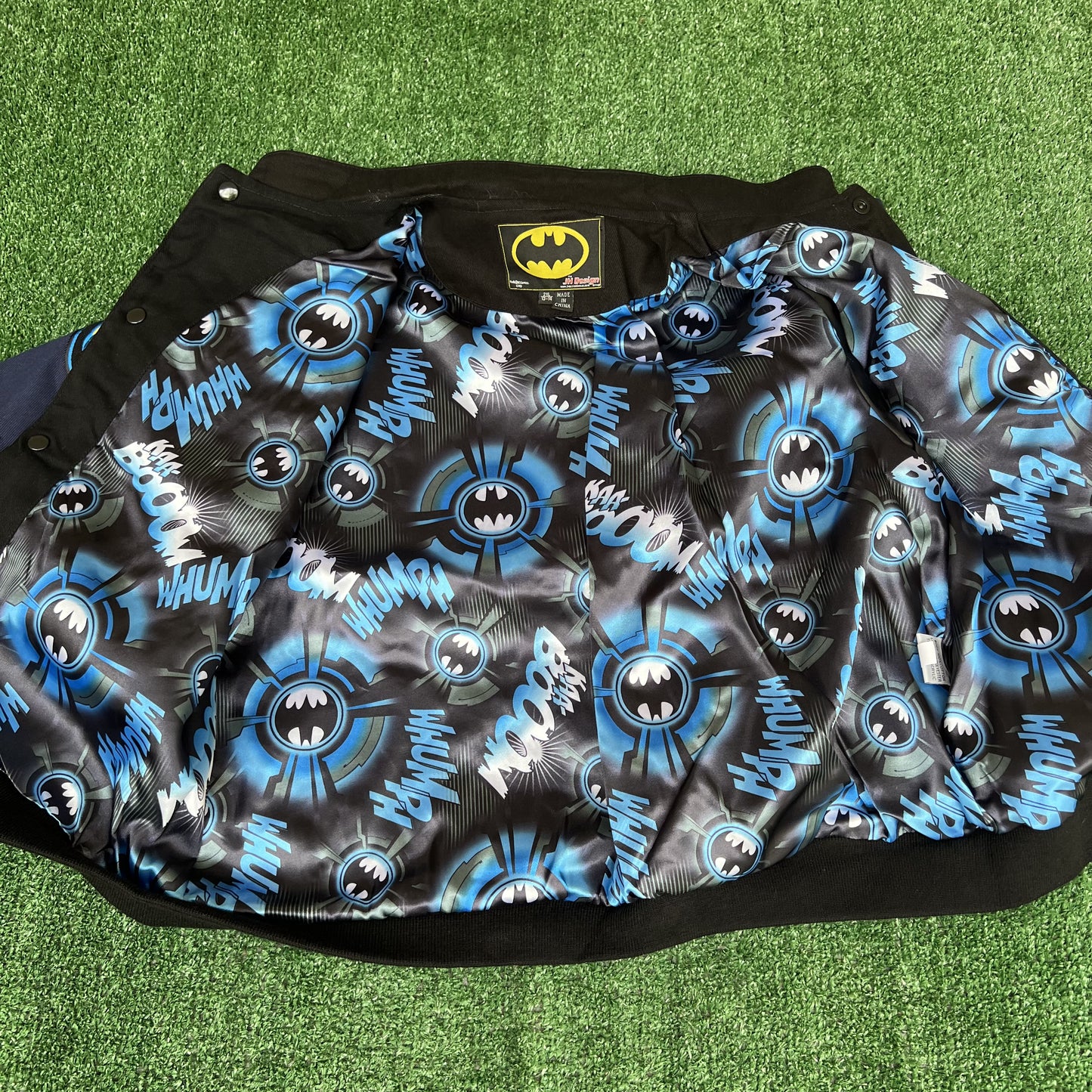 NWT Vintage JH Design Batman Racing Jacket – Youth 2XL (Fits Men’s Small, Black)