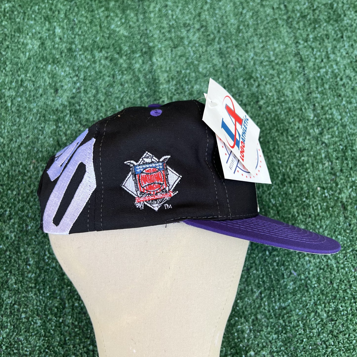 NWT VTG Logo Athletic Colorado Rockies Snapback Hat – Black Blockhead Logo, Gray Underbrim