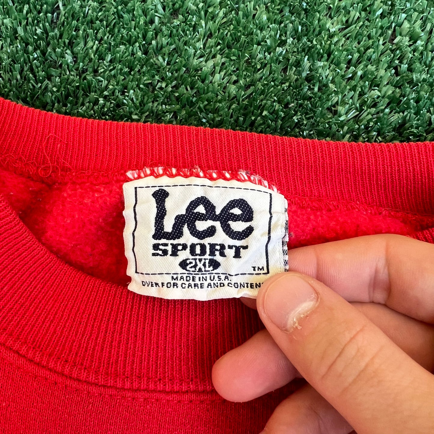 Vintage 90s Men's Lee Sport NBA Atlanta Hawks Boxy Red Crewneck Sweatshirt 2XL