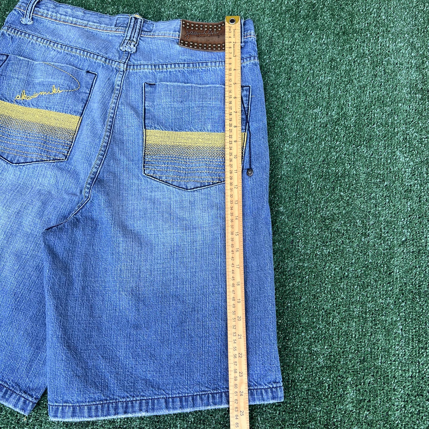 Vintage Y2K Men's Akademiks Blue Yellow Embroidered Baggy Jean Shorts Long 34x11