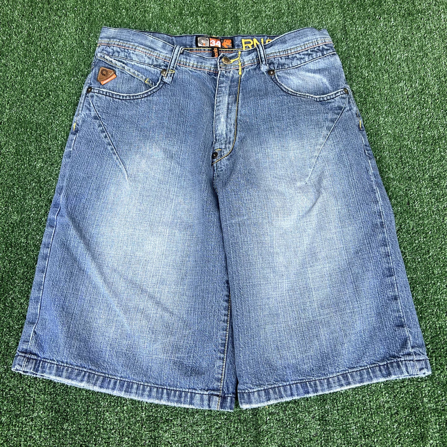 Vintage Y2K Men's Akademiks Blue Yellow Embroidered Baggy Jean Shorts Long 34x11
