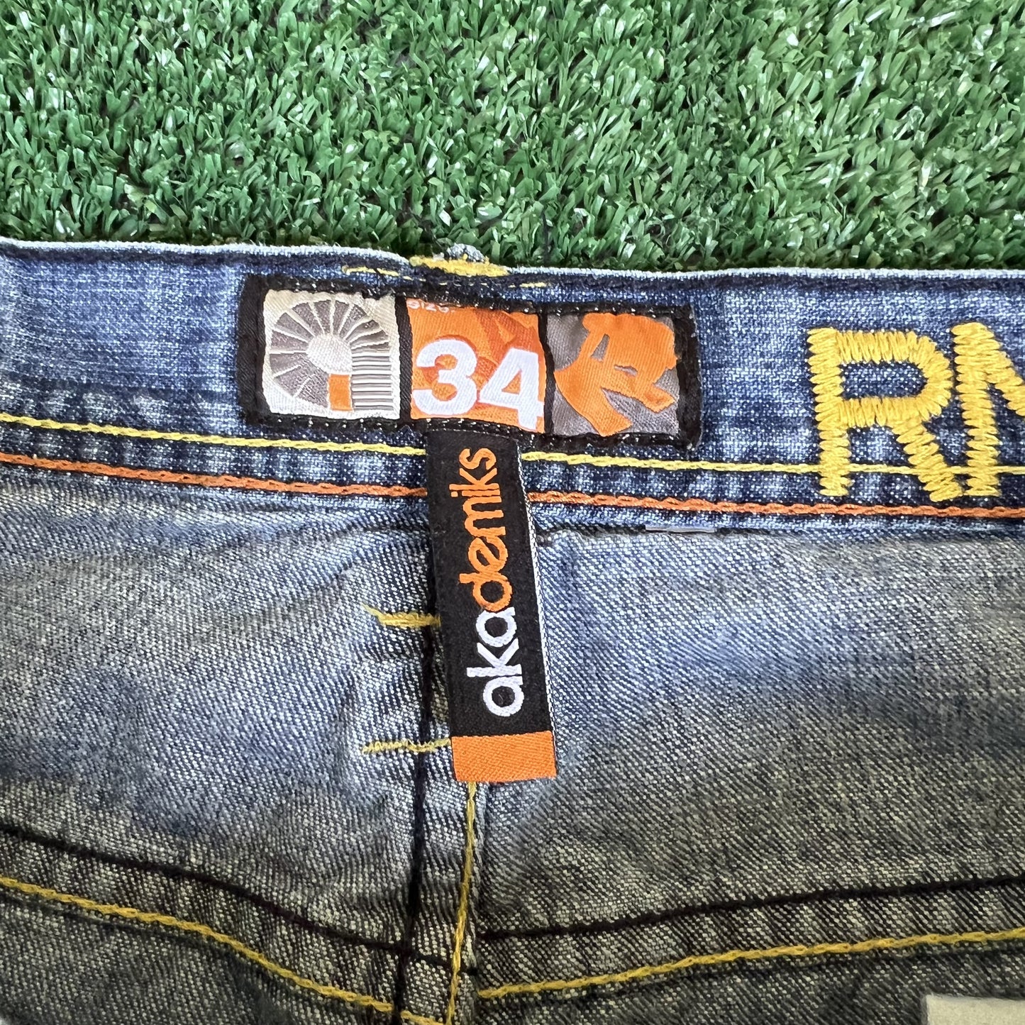 Vintage Y2K Men's Akademiks Blue Yellow Embroidered Baggy Jean Shorts Long 34x11