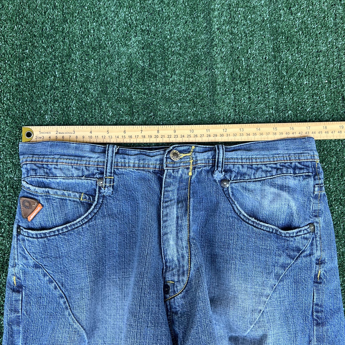 Vintage Y2K Men's Akademiks Blue Yellow Embroidered Baggy Jean Shorts Long 34x11