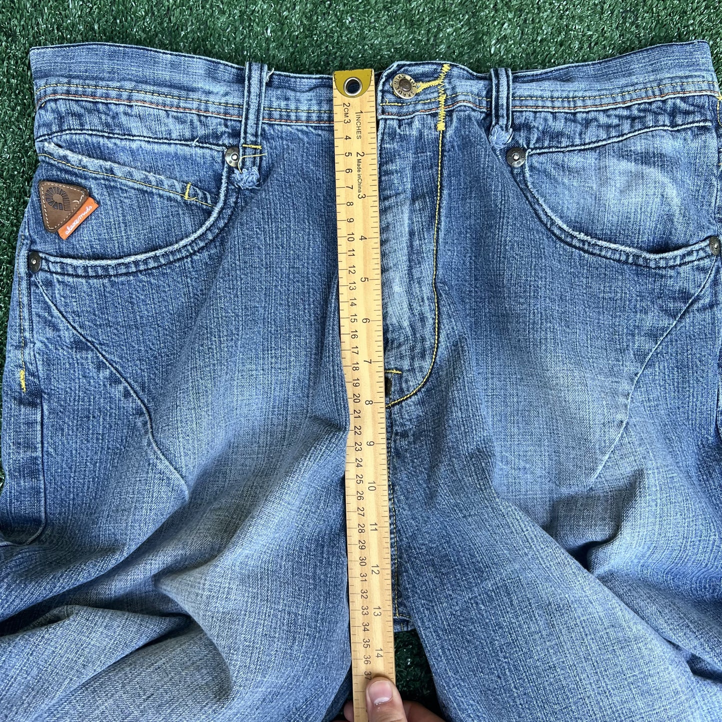 Vintage Y2K Men's Akademiks Blue Yellow Embroidered Baggy Jean Shorts Long 34x11