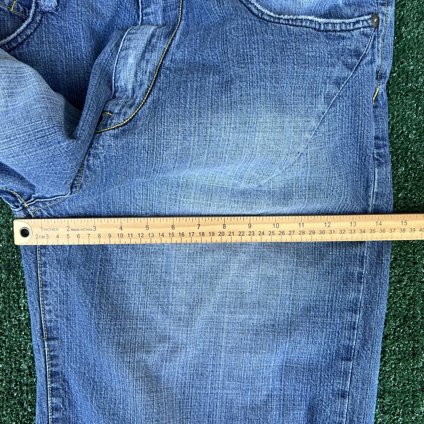 Vintage Y2K Men's Akademiks Blue Yellow Embroidered Baggy Jean Shorts Long 34x11