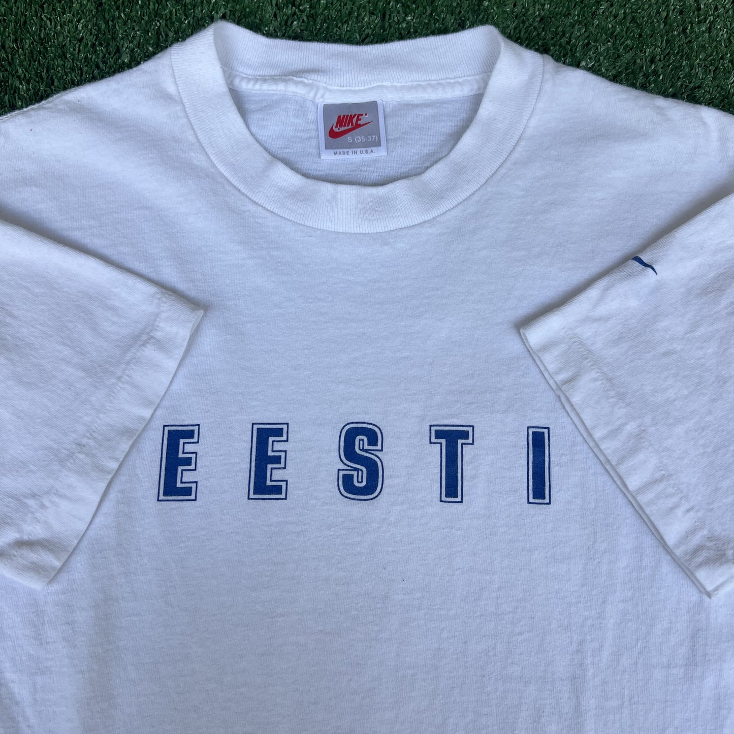VTG 90s Men's Nike Eesti Estonia Soccer Team White Gray Tag T-Shirt Small 35-37