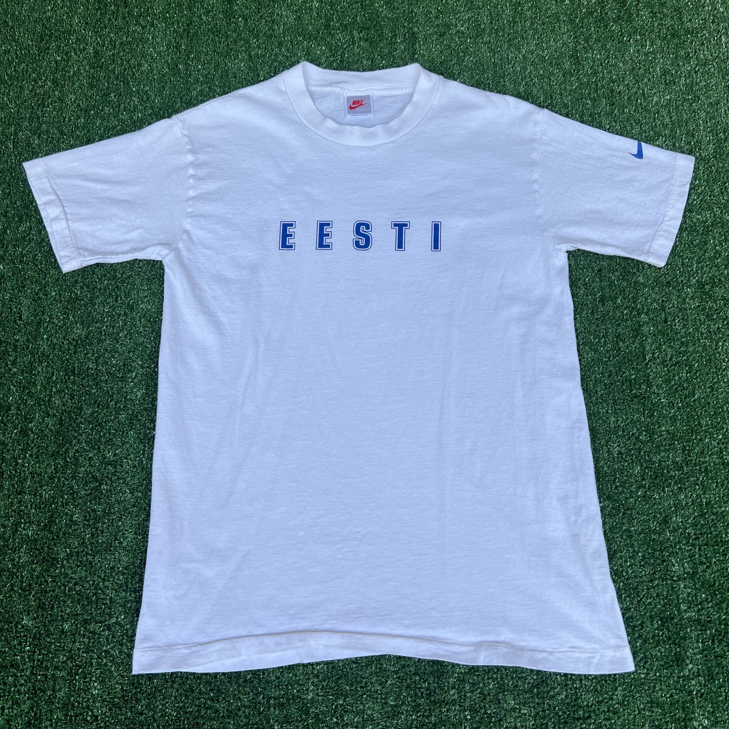 VTG 90s Men's Nike Eesti Estonia Soccer Team White Gray Tag T-Shirt Small 35-37
