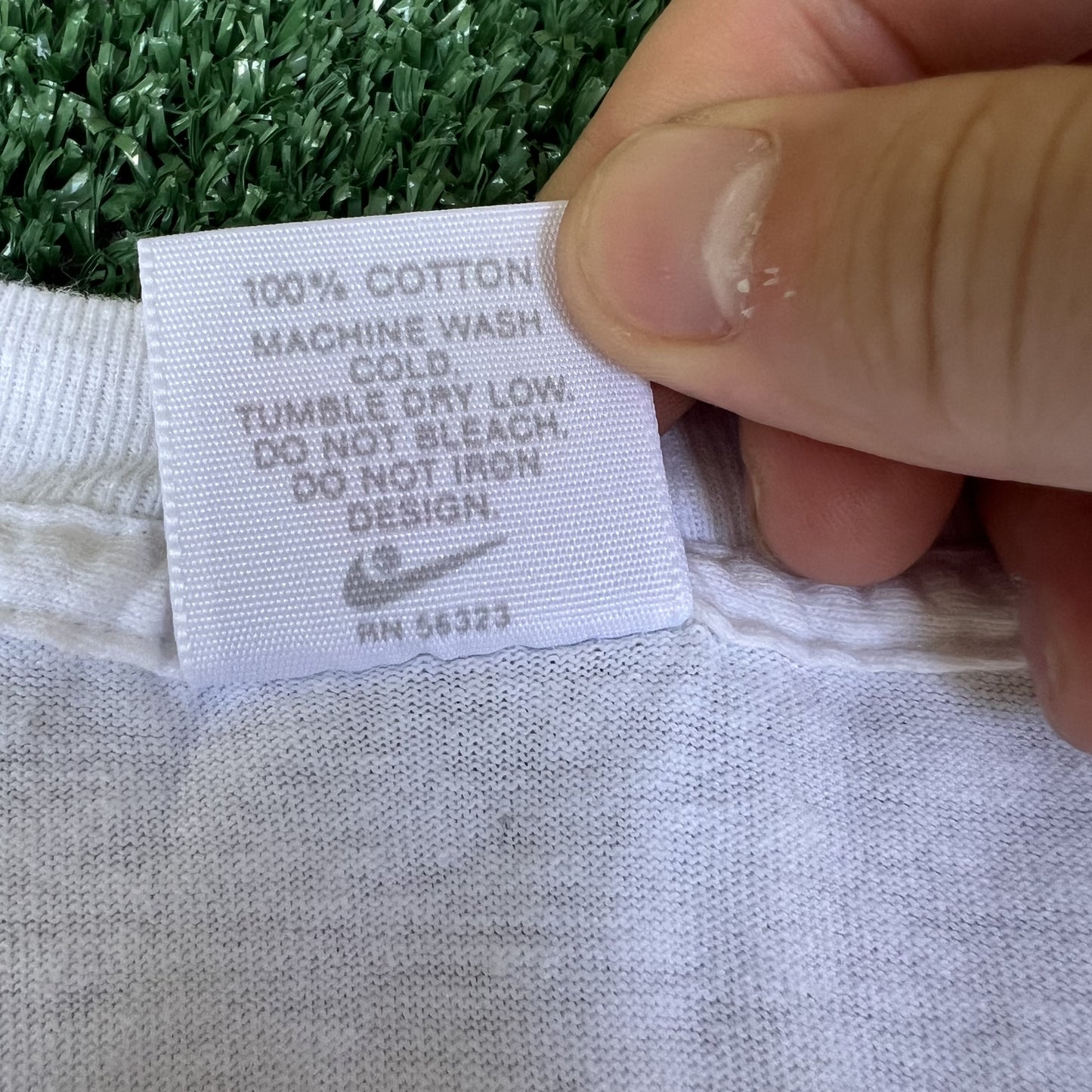 VTG 90s Men's Nike Eesti Estonia Soccer Team White Gray Tag T-Shirt Small 35-37