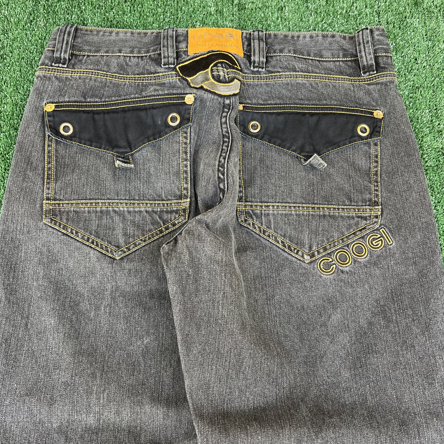 VTG Y2K Coogi Embroidered Faded Black Yellow Racing Wide-Leg Baggy Jeans 38x34"