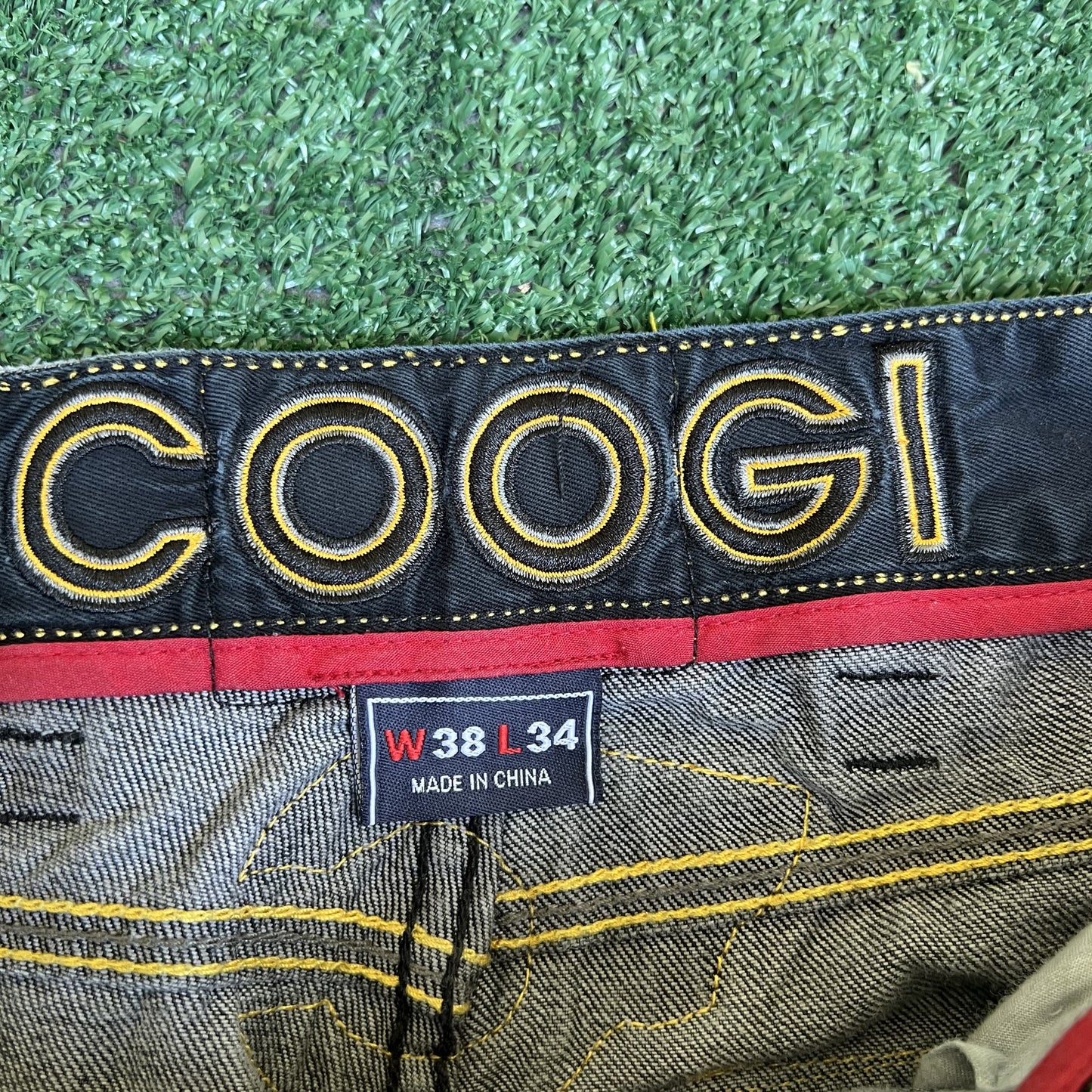 VTG Y2K Coogi Embroidered Faded Black Yellow Racing Wide-Leg Baggy Jeans 38x34"