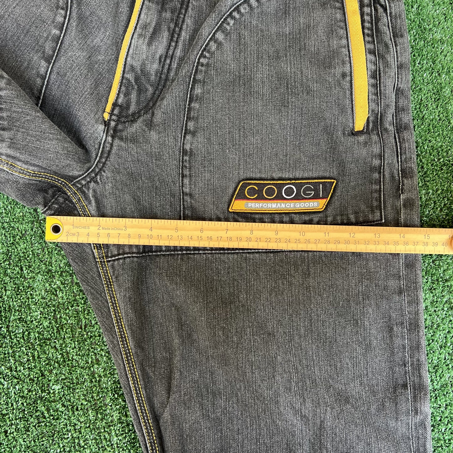 VTG Y2K Coogi Embroidered Faded Black Yellow Racing Wide-Leg Baggy Jeans 38x34"