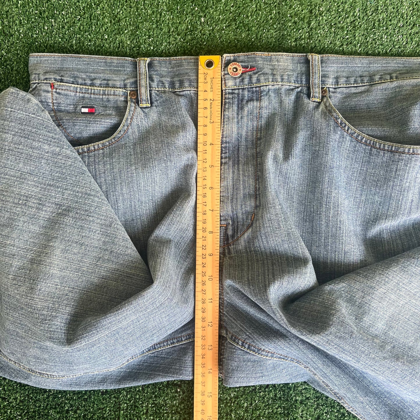 Y2K Tommy Hilfiger Baggy Skate Blue Jean Shorts - 37x13"