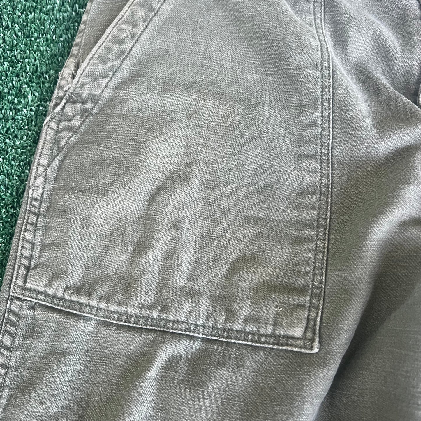 70s Vietnam War OG-107 Type 1 Zipper Fly Baggy Straight Green Pants - 33x28" 18.5" Openings