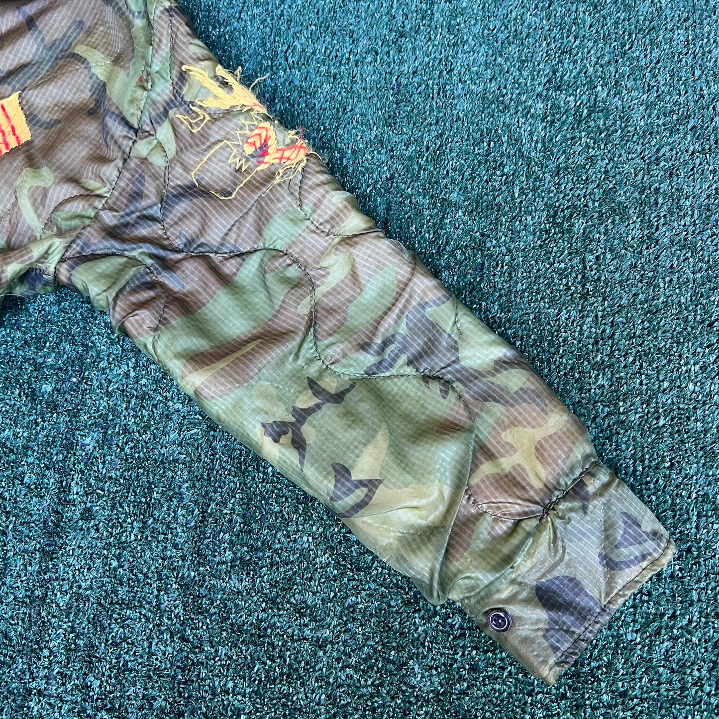 Vintage 70s USMC Saigon Vietnam War Souvenir Full Zip Camouflage Jacket - Medium
