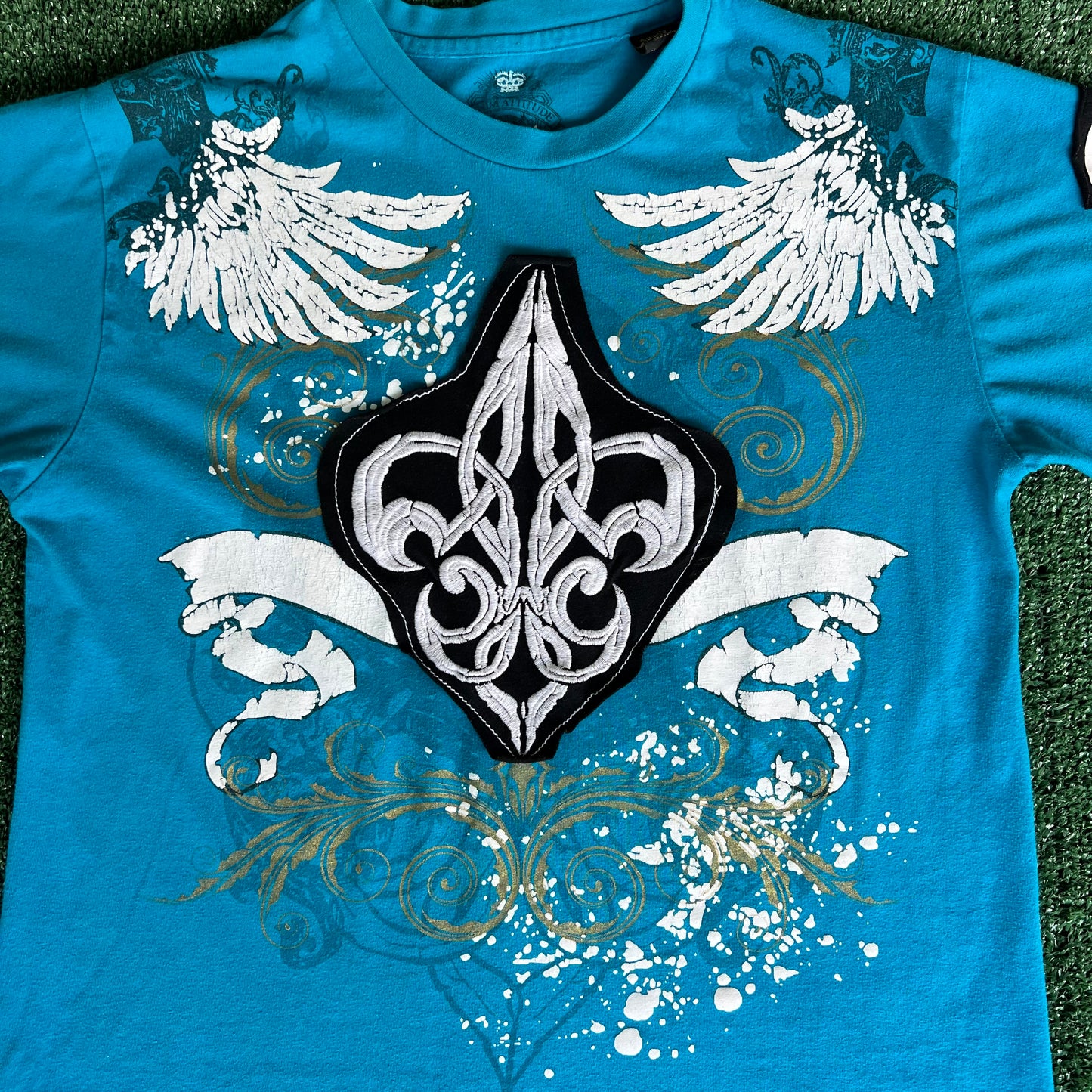 Y2K Attitude Gold Tribal Wings Teal Blue T-Shirt - Medium