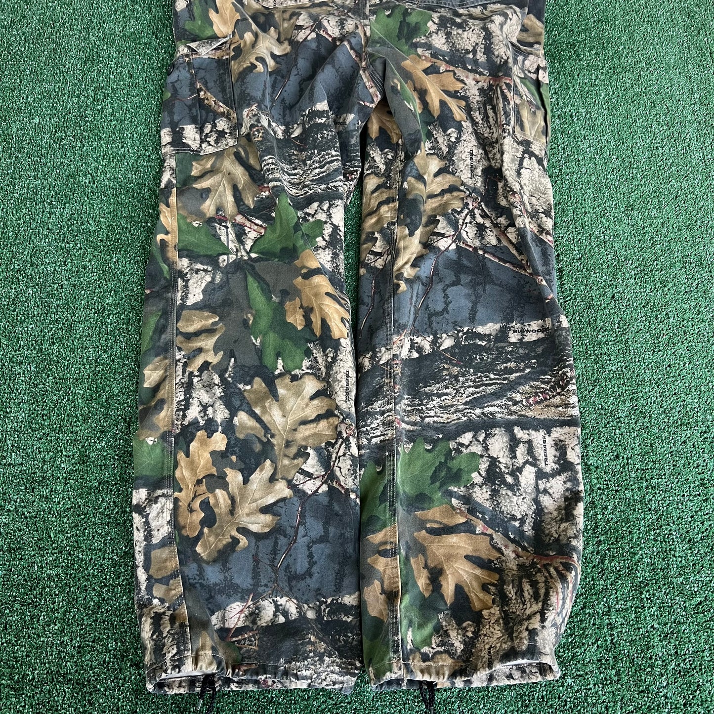 Y2K Jerzees Outdoors Camouflage Unlined Cargo Bib Overalls - 39x31.75"