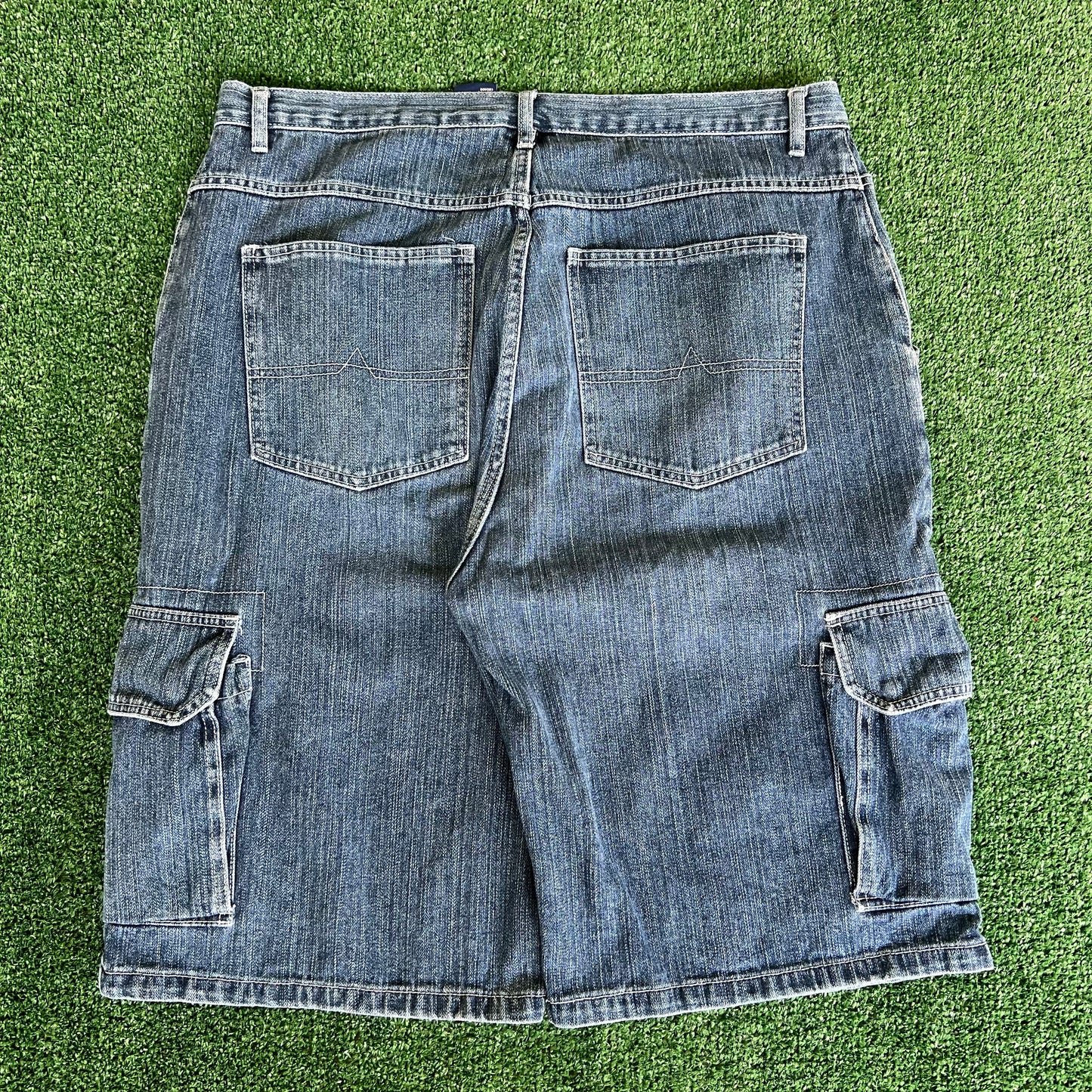 Y2K Bugle Boy Cargo Baggy Medium Wash Blue Jean Shorts - 39x12.5"