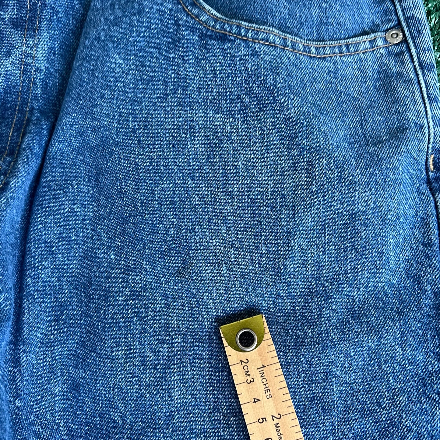 Y2K Tommy Hilfiger Baggy Straight Medium Wash Blue Jeans - 39x30.5" 19" Openings